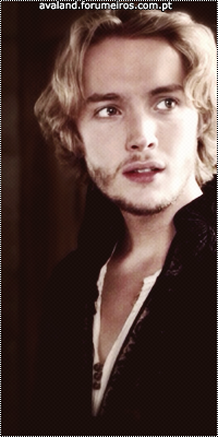 Toby Regbo 18230716_cSNSI