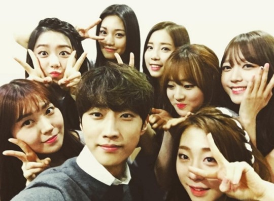 Jinyoung des B1A4 félicite les jeunes membres de son équipe dans « Produce 101 » B1a4-jinyoung-girls-on-top-kim-sohye-yoo-yeungjung-kang-sira-han-hyeri-kim-doyeon-yoon-chaekyung-kim-sohee