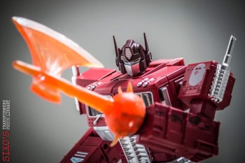 [Masterpiece Takara Tomy] MP-10R BATHING APE RED CAMO OPTIMUS PRIME - Sortie Novembre 2015 - Page 2 4aTpOolZ