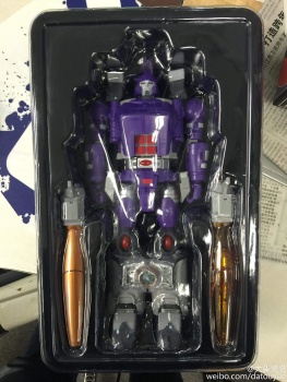 [Masterpiece Tiers] DX9 TOYS D-07 TYRANT aka GALVATRON - Sortie Novembre 2015 - Page 3 8OfcnVxc