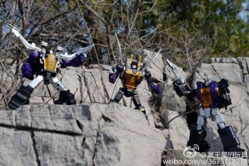 [Fanstoys] Produit Tiers - Jouet FT-12 Grenadier / FT-13 Mercenary / FT-14 Forager - aka Insecticons - Page 3 A4FW8jEY