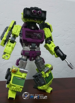 [Combiners Tiers] GENERATION-TOY GRAVITY BUILDER aka DEVASTATOR - Sortie 2015-2016 - Page 3 KNw4B1hC