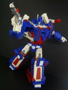 [Masterpiece Tiers] KFC EM P3 CITIZEN STACK aka ULTRA MAGNUS - Sortie Avril 2014 PPPxVw1y