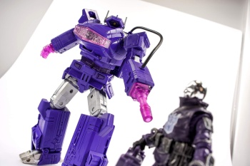 [Masterpiece Tiers] FANSTOYS FT-03 QUAKEWAVE aka SHOCKWAVE - Sortie Fevrier 2013 PaNt7d8m