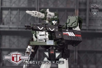 [Masterpiece Tiers] TFC TOYS OS-02 DETECTIVE aka HOUND - Sortie Novembre 2015 - Page 2 U1AHYMMu