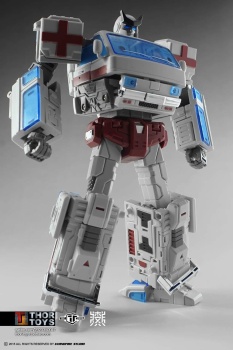 [TFCtoys] Produit Tiers - OS-01 Ironwill (aka Ironhide/Rhino) & OS-03 Medic (aka Ratchet/Mécano) - Page 2 Ulsz821b