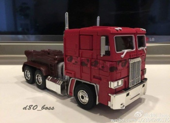 [Masterpiece Takara Tomy] MP-10R BATHING APE RED CAMO OPTIMUS PRIME - Sortie Novembre 2015 VXWEGqlD