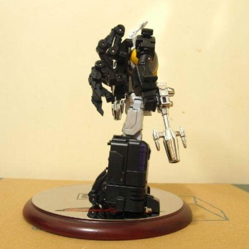 [Masterpiece Tiers] FANSTOYS FT-12 GRENADIER aka BOMBSHELL - Sortie Octobre 2015 YDUujam7