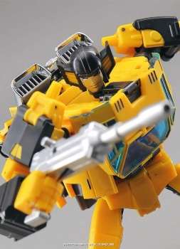 [Masterpiece Tiers] BADCUBE OTS-08 SUNSURGE aka SUNSTREAKER - Sortie Janvier 2016 - Page 3 Yx8H4EkV