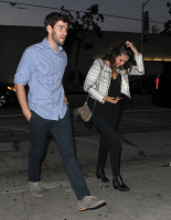 Nina and Austin out at Craig's Restaurant in West Hollywood (June 26) G4TlPYF3