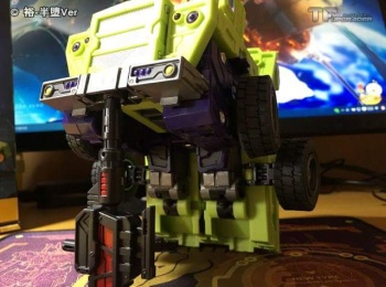 [Toyworld] Produit Tiers - Jouet TW-C Constructor aka Devastator/Dévastateur (Version vert G1 et jaune G2) - Page 6 HXxQEiCs