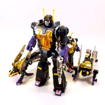 [Fanstoys] Produit Tiers - Jouet FT-12 Grenadier / FT-13 Mercenary / FT-14 Forager - aka Insecticons - Page 3 J9t0JIGa