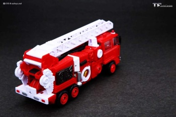 [Maketoys] Produit Tiers - MTRM-03 Hellfire (aka Inferno) et MTRM-05 Wrestle (aka Grapple/Grappin) - Page 4 MClFtrwJ