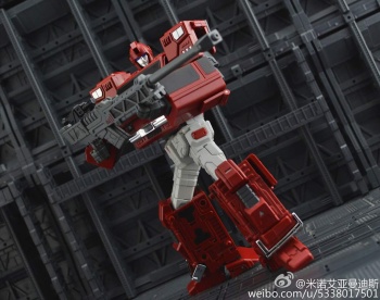 [TFCtoys] Produit Tiers - OS-01 Ironwill (aka Ironhide/Rhino) & OS-03 Medic (aka Ratchet/Mécano) - Page 2 NeXSXh3F