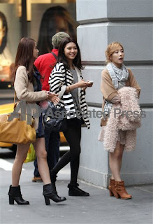 [PICS] SNSD @ New York City Pictures + Japanese Mobile Fansite Photo || 03.02.12 B9k09