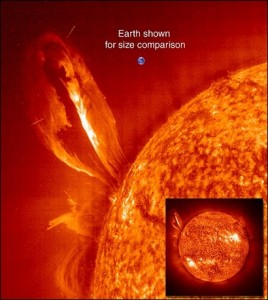 24 settembre 2012, o giu’ di li…saranno 188 giorni dall’ ultimo grande terremoto nel mondo! Il-sole-eruzione-solare-confrontata-con-la-grandezza-terresre-268x300
