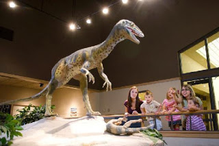 Dinosaur Hoax - Dinosaurs Never Existed! Dakota-dinosaur-museum