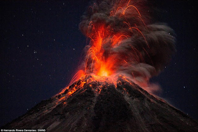 Mexico's Volcano of Fire Colima spews ash 7 km into the sky! 27377ACF00000578-3022885-The_Colima_volcano_is_regarded_as_one_of_the_most_dangerous_in_M-a-2_1427970366256