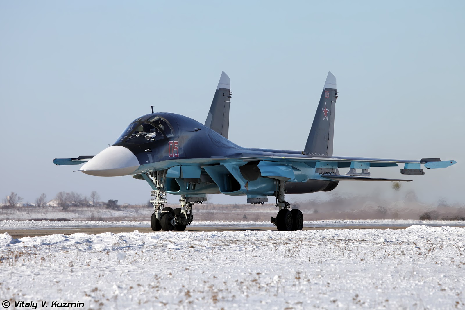 Novedades de la FAA - Página 25 Su-34_05_feb2012Lipetsk