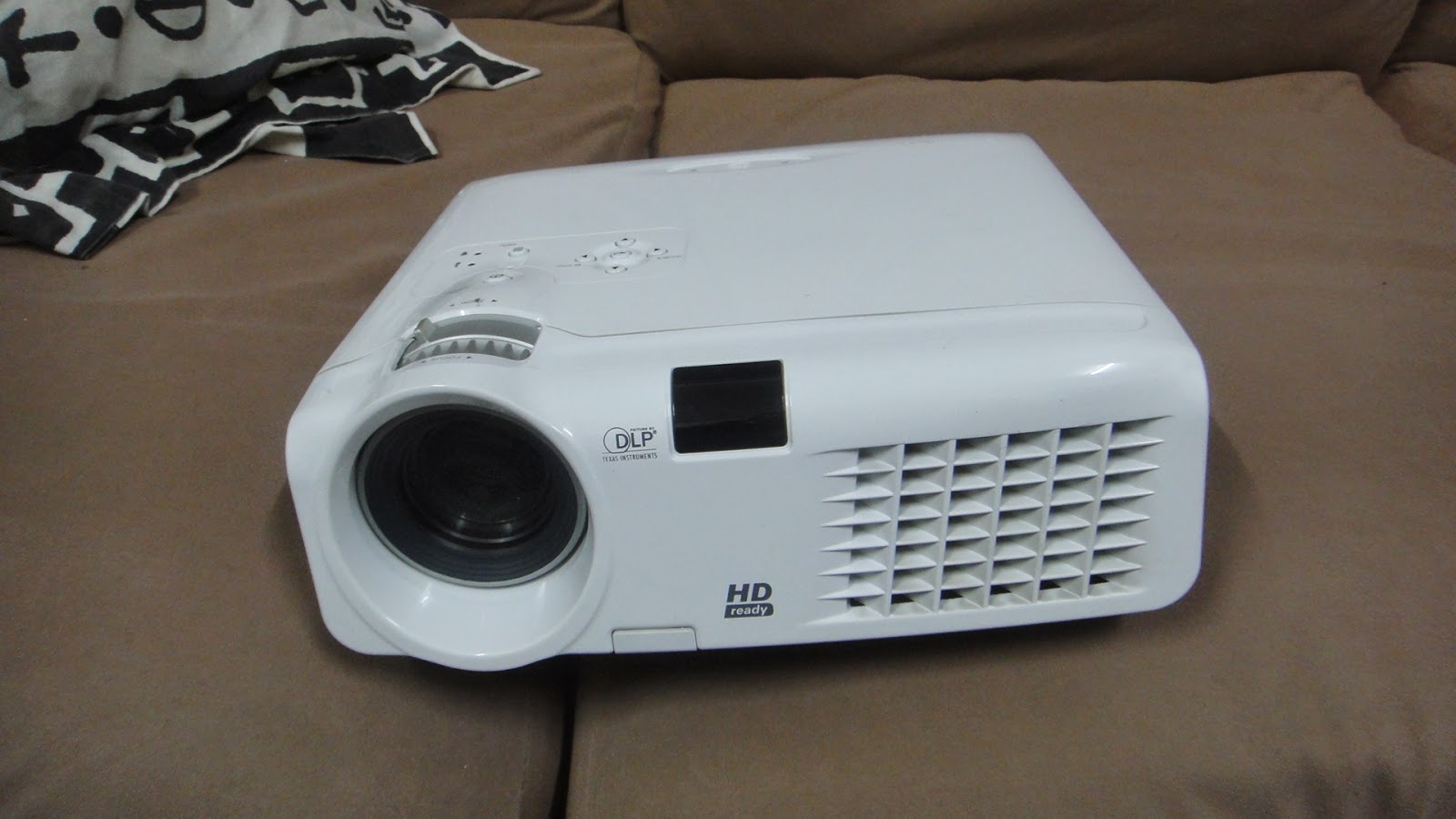 Optoma HD-70 projection (Used)SOLD DSC04700