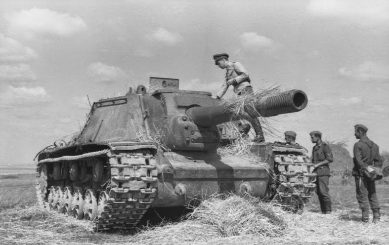 CZN | History - SU-152 / ISU-152 Bundesarchiv_Bild_101I-154-1964-28%2C_Russland%2C_russischer_Panzer