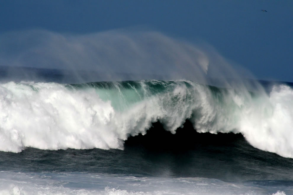 صور شاطئ الزجاج ، أجمل شواطئ العالم2012 Awesome-Wave-at-Fort-Bragg-CA