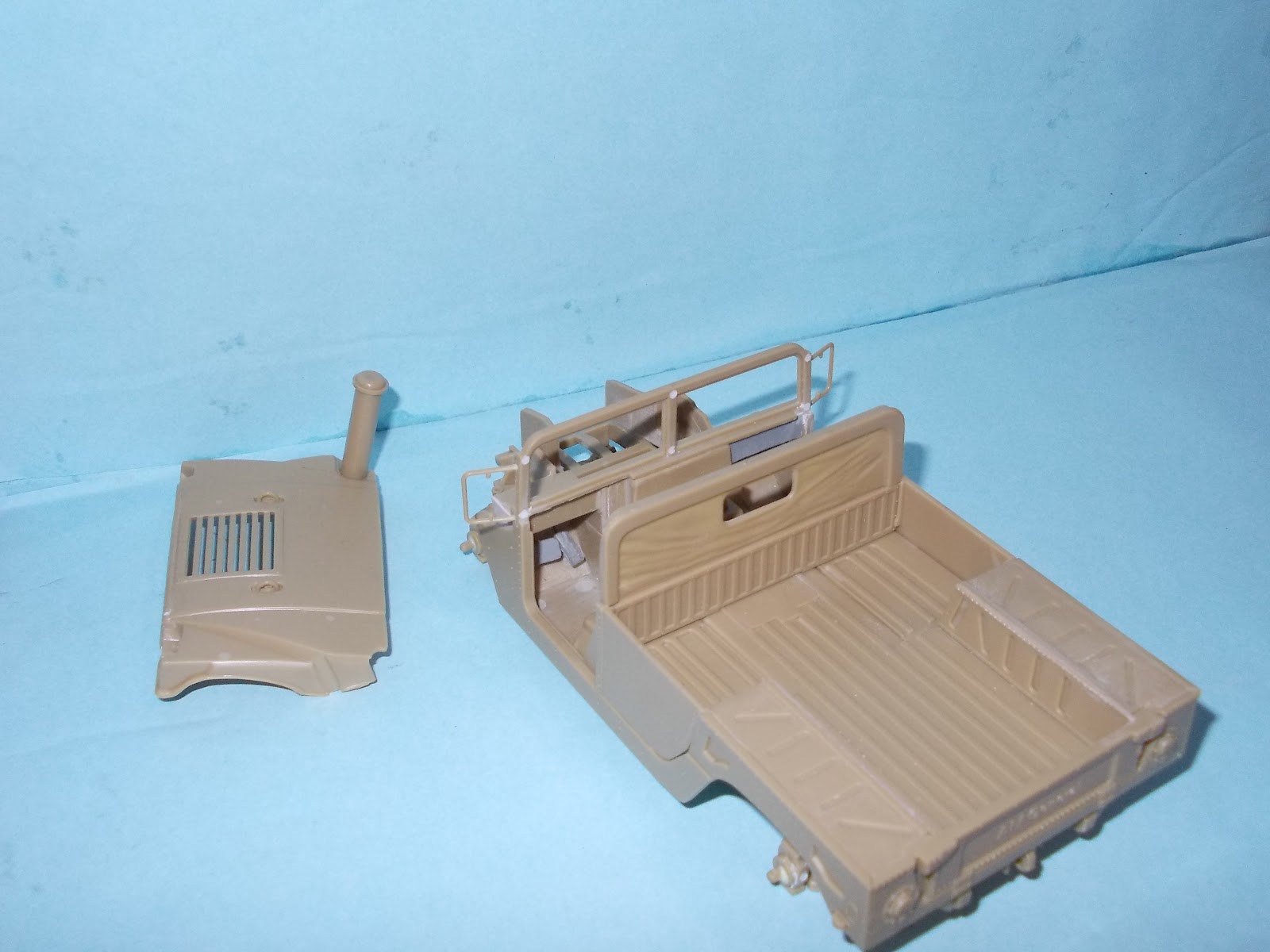 M-998 IED 1/35 mais figuras modernas 1/35 DSCN0335