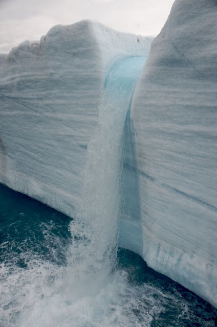 الشلالات الجليدية الرائعة في سفالبارد في النرويج Glacier-waterfalls-1%5B7%5D