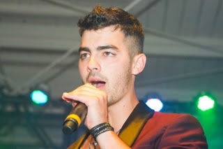 Joe Jonas en Concierto de Paper Magazine (FOTOS y VIDEOS) Normal_JW_JoePaperConcert_070611_MQ-008