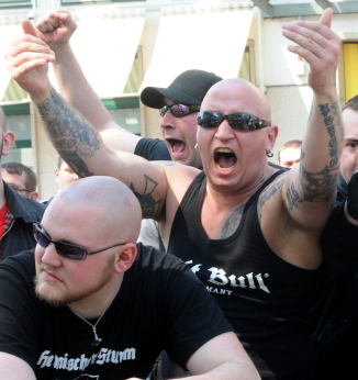 28.02.2012 Ein Bild raussuchen Nazis