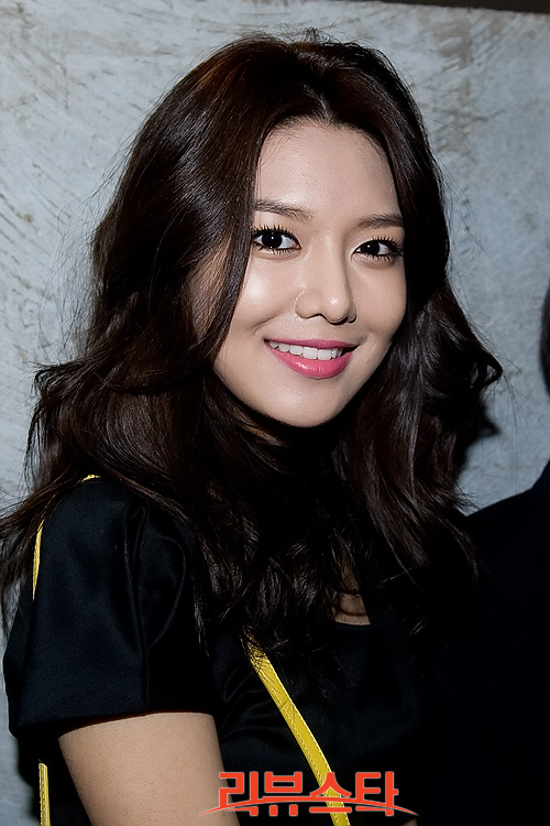 [PICS]Sooyoung @ Jain Song Fashion Show 20120405131559_1_rstarjun