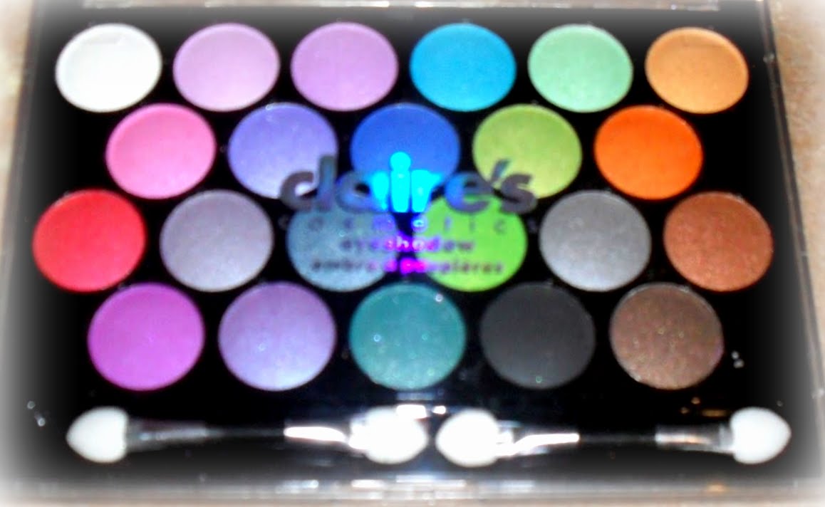 *PALETA 22 SOMBRAS CLAIRE'S*  SDC13550%255B1%255D