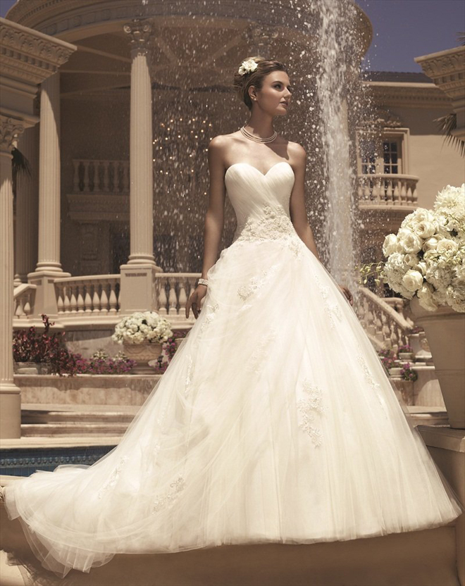 امتلكت العالم حين امتلكتك  Wedding-dresses-Casablanca-Bridal-spring-2013-princess-cut