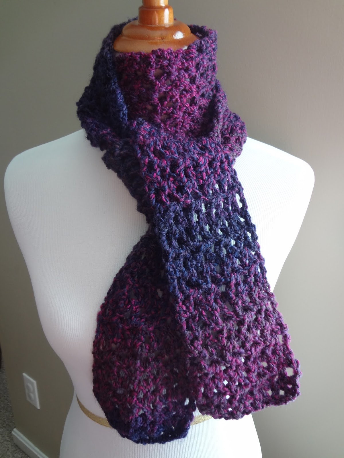free crochet patterns for beginners scarves DSC01922