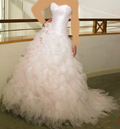 new Wedding Dresses 2012 pics صور فساتين افراح جديدة 189660_500579477536_155749927536_5274722_7237411_n