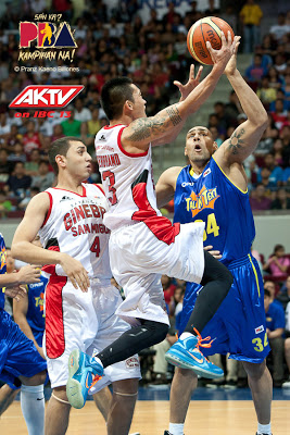 JayJay Helterbrand PBA Sneaker MVP?  11112012_pba-11112012_ginebra_tnt_pktb5463