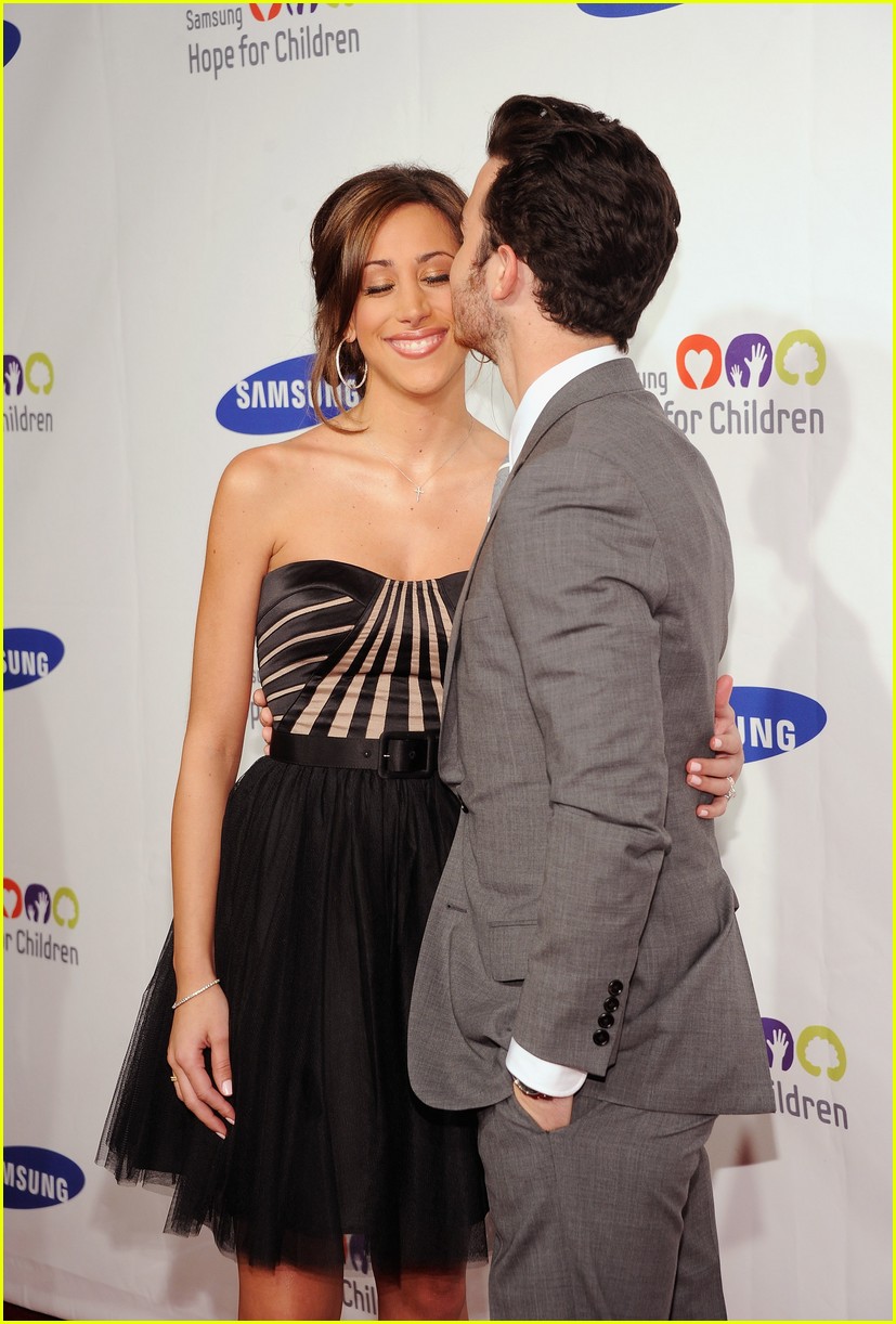 Kevin Jonas en evento Hope for the Children  Kevin-danielle-jonas-childrens-gala-03