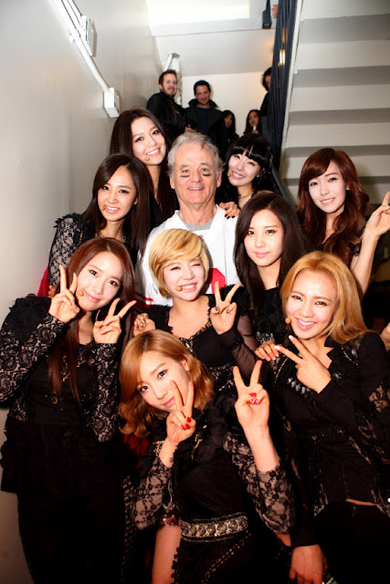 [01-02-2012] Diễn viên phim Harry Potter cũng sở hữu một đĩa CD của Girls' Generation 120201snsdwithbillmurray