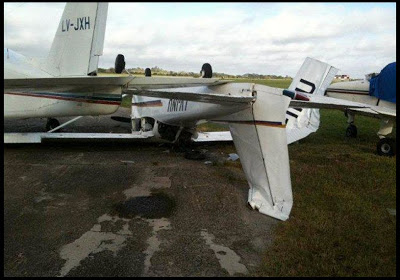 Museo Nacional de Aeronáutica de Morón - Página 2 Destrozos%2Ben%2BMoron%2B%252859%2529