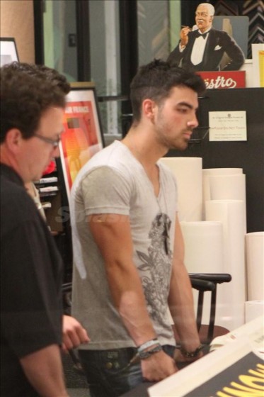 Jonas Brothers vacaciones en Hawaii Jo-Bros-Hawaii-2