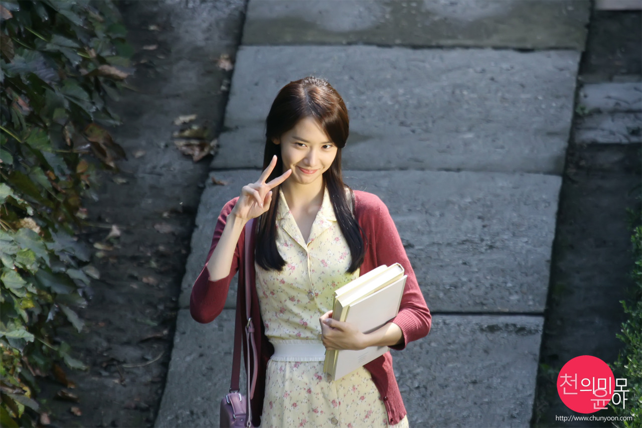 Yoona "Love Rain" [fotos] 111208loverain4