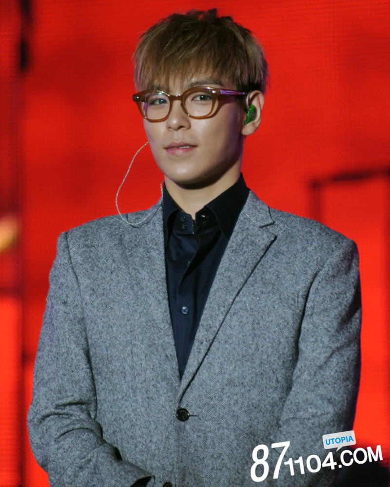 T.O.P's iCONS Top-big-bang-lotte-duty-free-concert_022