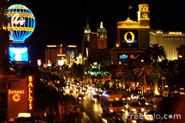 Inconvenient party 1216_01_16---The-Strip--Las-Vegas-at-Night--Nevada--USA_web