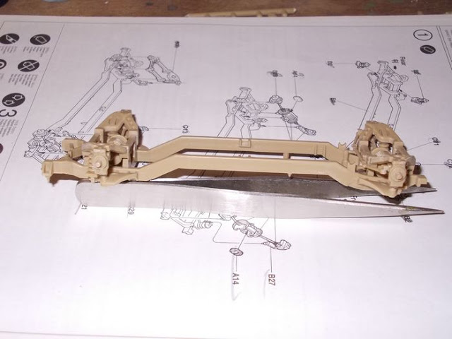 I- GB Tema livre. - M-998 IED 1/35 mais figuras modernas 1/35 Tn_DSCN0167