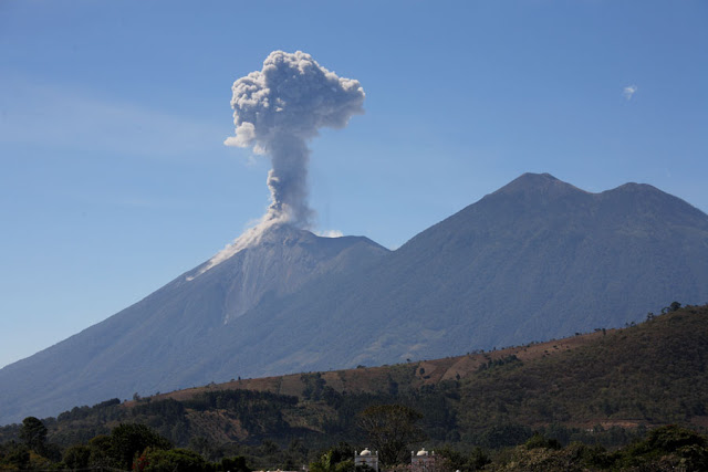 Volcano Uptick: Central America on fire, Santa Maria, Fuego, Momotombo, Telica, Turrialba, and Colim Gua07_0416