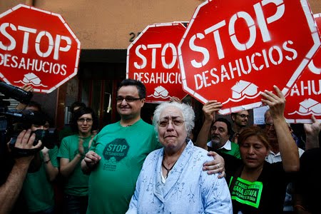 Me he enganchado a "mujeres desesperadas" - Página 6 Stop-desahucios