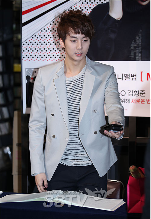 Kim Hyung Jun Comeback Stage @ Music Core + Fansigning Event  1