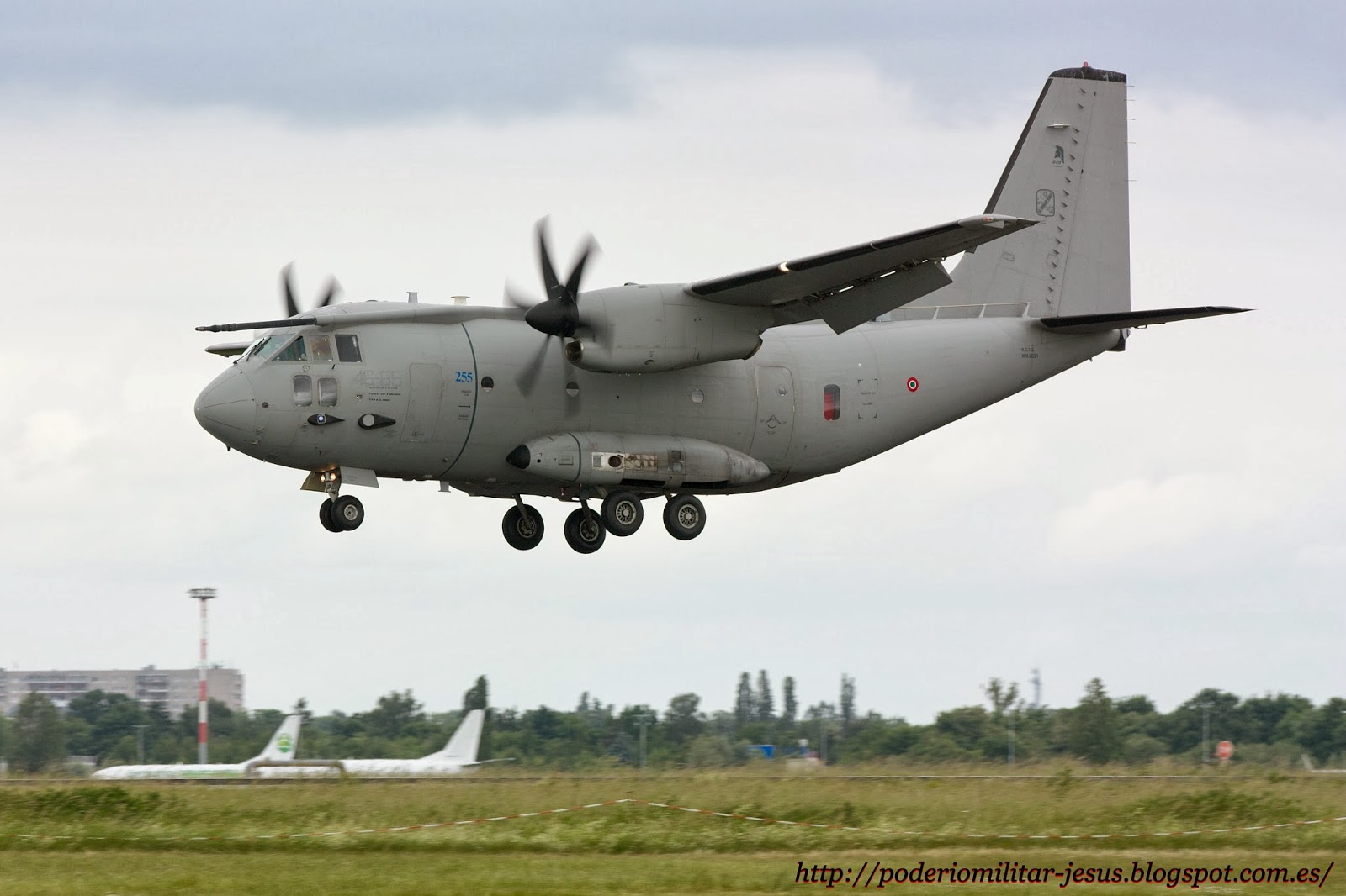 C-27J Spartan  (Avión de transporte táctico Italia) - Página 2 Alenia_C27J_Spartan_at_ILA_2010_11
