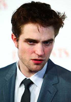 31-MAYO-US Magazine: Las mejores fotos de Robert Pattinson. 1305300427_robert-pattinson-8-lg