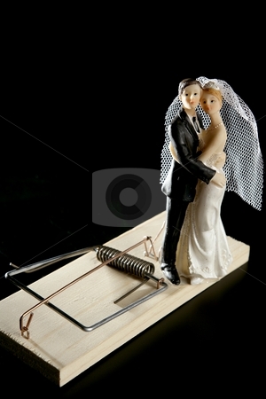 الزواج ليس عائقا _ يوحنا الذهبي الفم  Cutcaster-photo-100330016-marriage-seen-as-a-mouse-trap